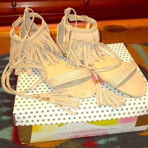 Cute nude sandals